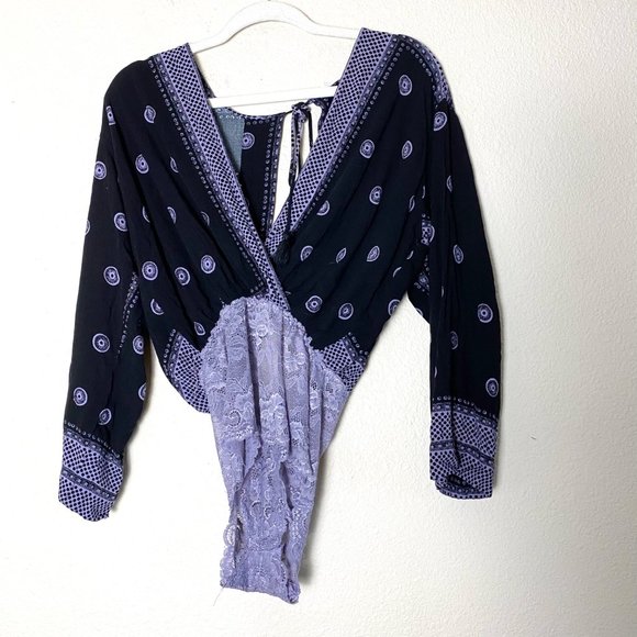 Free People On Board Plunging Long Flared Sleeve Lace V-Neck Bodysuit - Picture 4 of 6